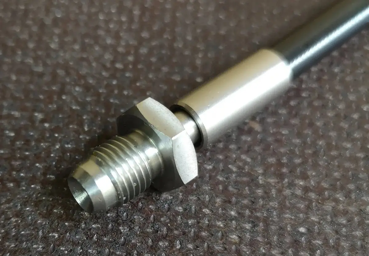 3/8" Unf Fixed Male 1