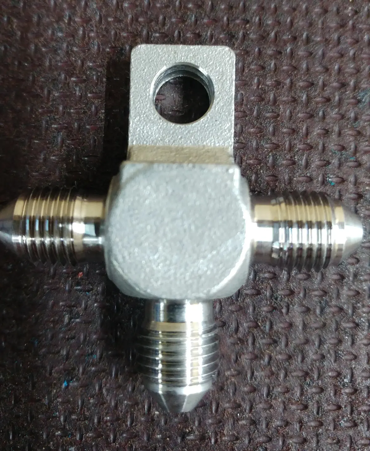 Male Brake Fitting Tee With Locating Tab 3/8" Unf 1