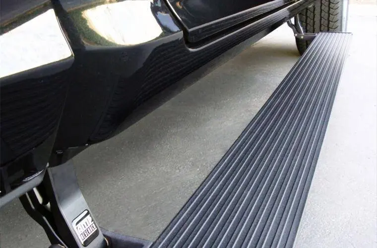 Amp Research | 2013-2015 Dodge Ram 1500 / 2500 / 3500 Plug N' Play Powerstep - All Cabs 1