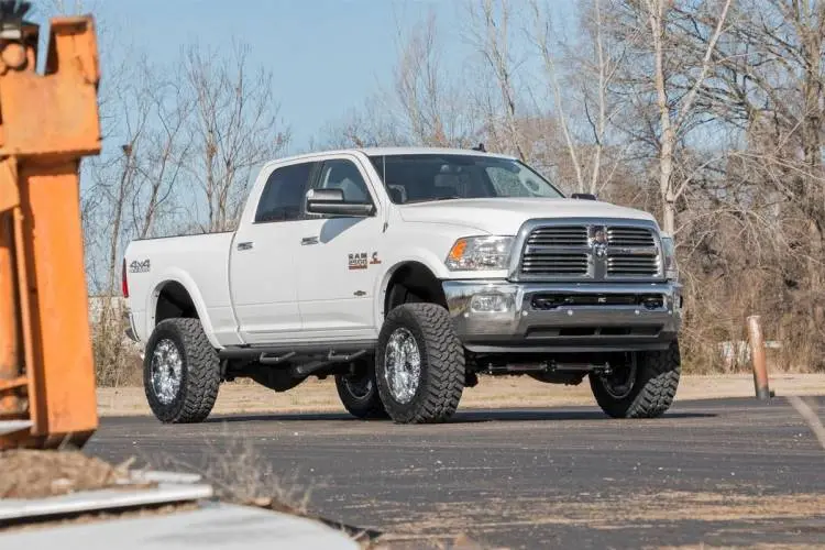 Rough Country | 2014-2018 Dodge Ram 2500 4Wd 5 Inch Lift Kit - Gas - Standard Rate Front Coils - V2 Shocks 2