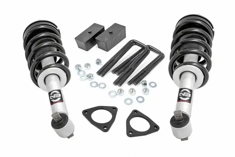 Rough Country | 2007-2018 Gm 1500 2.5 Inch Leveling Kit - M1 Struts 1