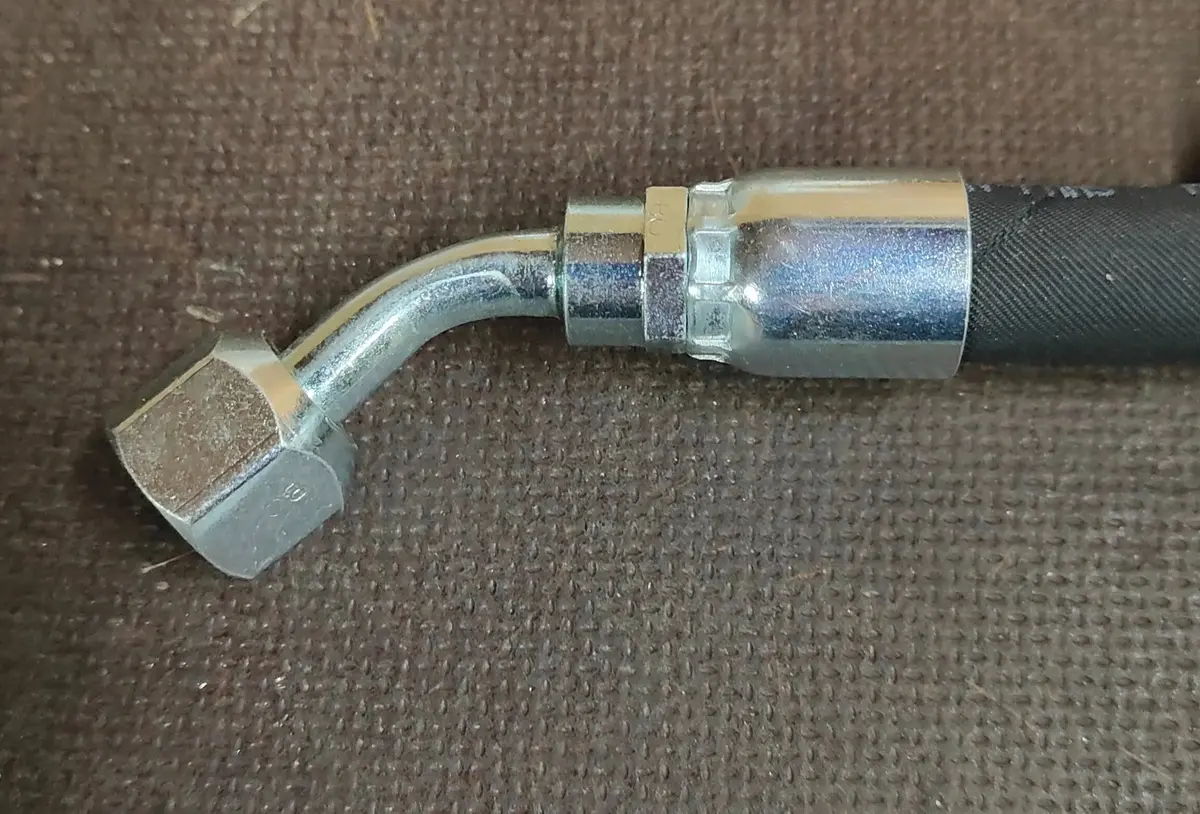 5/8-18 Unf 45° Female Power Steering Hose Fitting 1