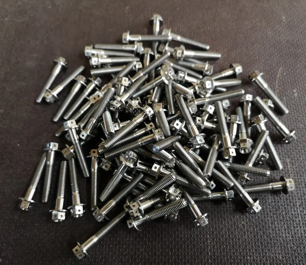 M6x35 Titanium Flange Head Bolt 1