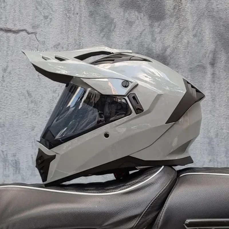 Orz DOT-certified full-face helmet designed for off-road ATVs and motorcycles, featuring an anti-glare brown lens for enhanced visibility and protection. - Image 23