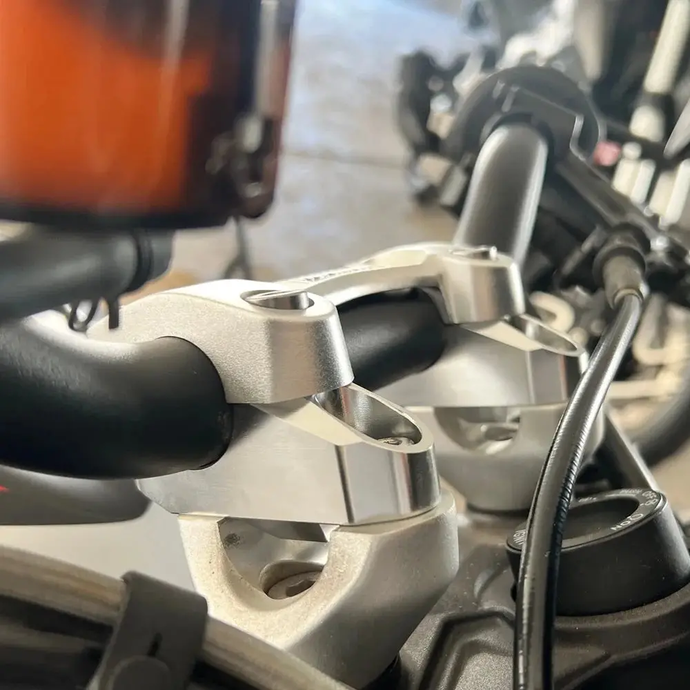 For Suzuki Gsx-S1000 Gx Gsx-8S Rmz450 Rmz250 V-Strom 800 Se/1050 Xt/1000 28Mm 1 1/8" Handlebar Riser Fat Bar Riser Back Moved Up 4
