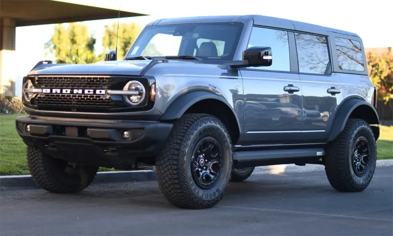 Amp Research | 2021-2023 Ford Bronco 4 Door Xl Powerstep - Black 1
