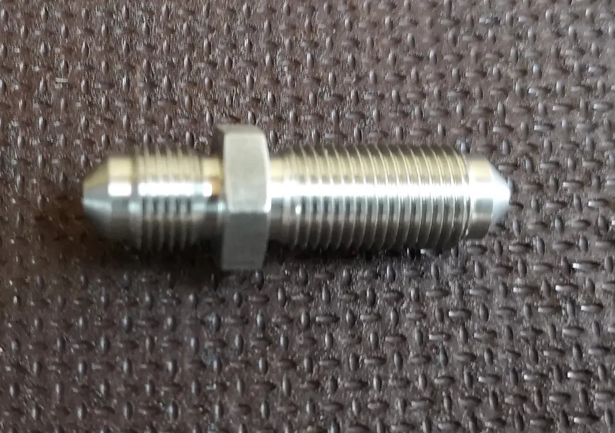 M10x1 Bulkhead Fitting 1