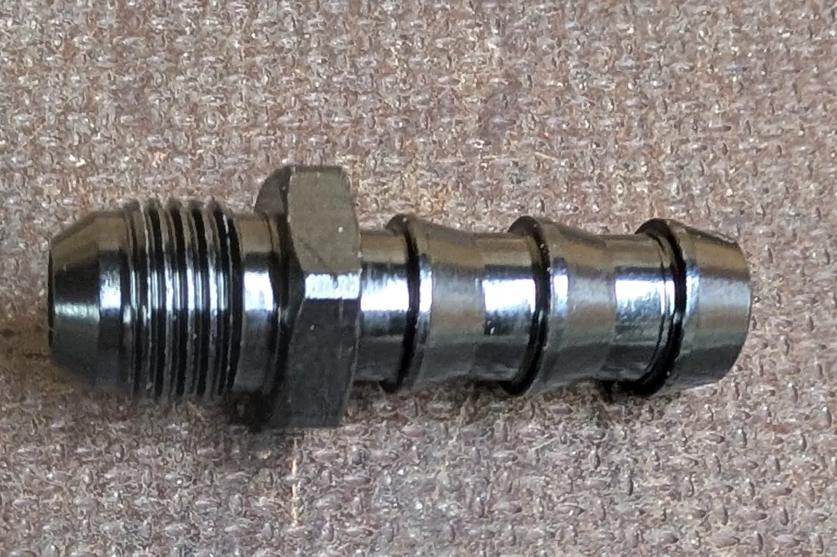 An6 To 1/2" Hose Barb 1